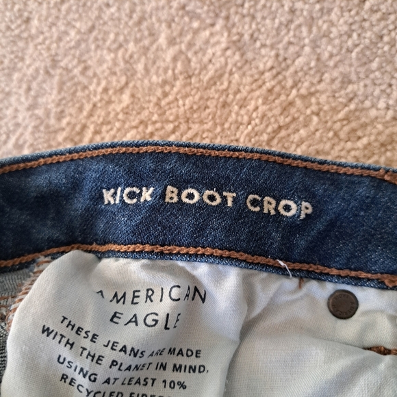 American Eagle Jeans Kick Boot Crop Women's 8 Short Blue Denim Frayed Hem - Picture 6 of 14